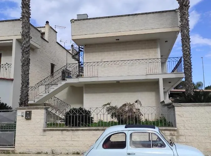 Gallipoli beach * Gallipoli